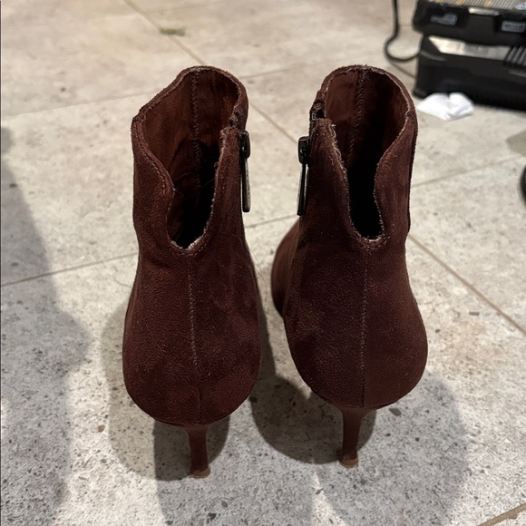 Chocolate Brown Ankle Boot Low Heel Pointed Toe - Picture 2 of 6